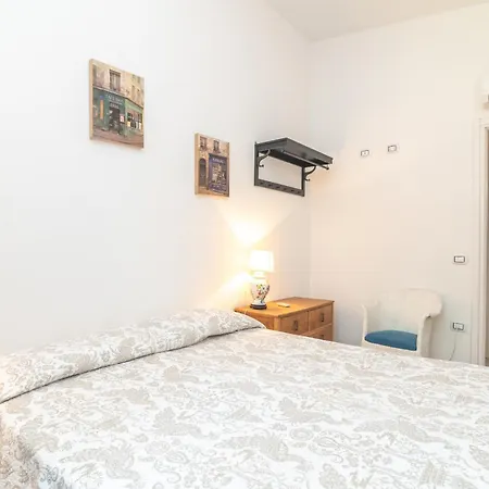 Singola Con Vista Mare Nyaraló